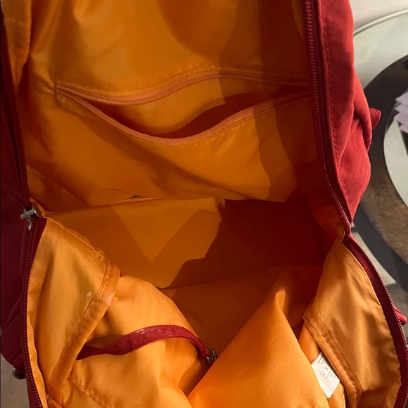 Baggallini Apple Mission Backpack - Picture 6 of 6